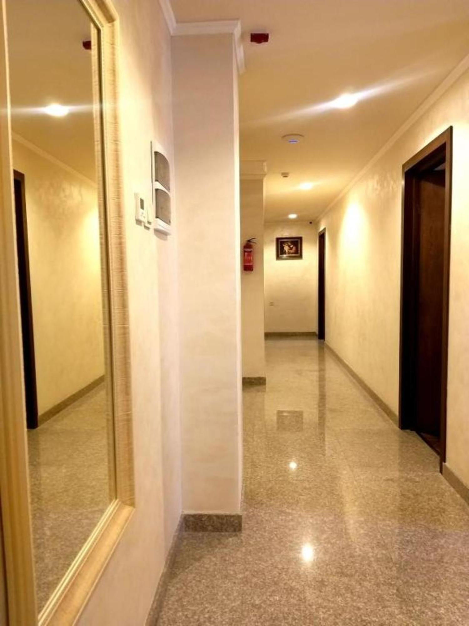 Partez Hotel 耶烈万 外观 照片