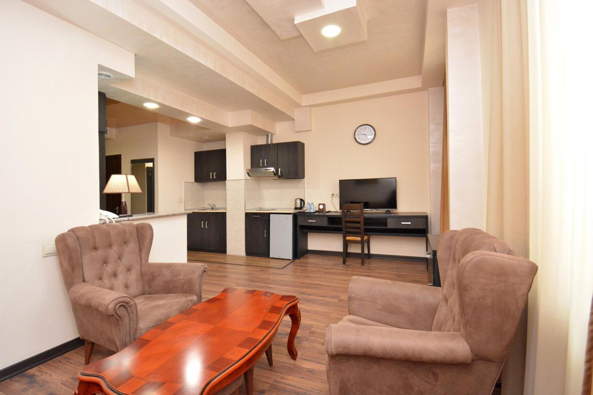 Partez Hotel 耶烈万 外观 照片