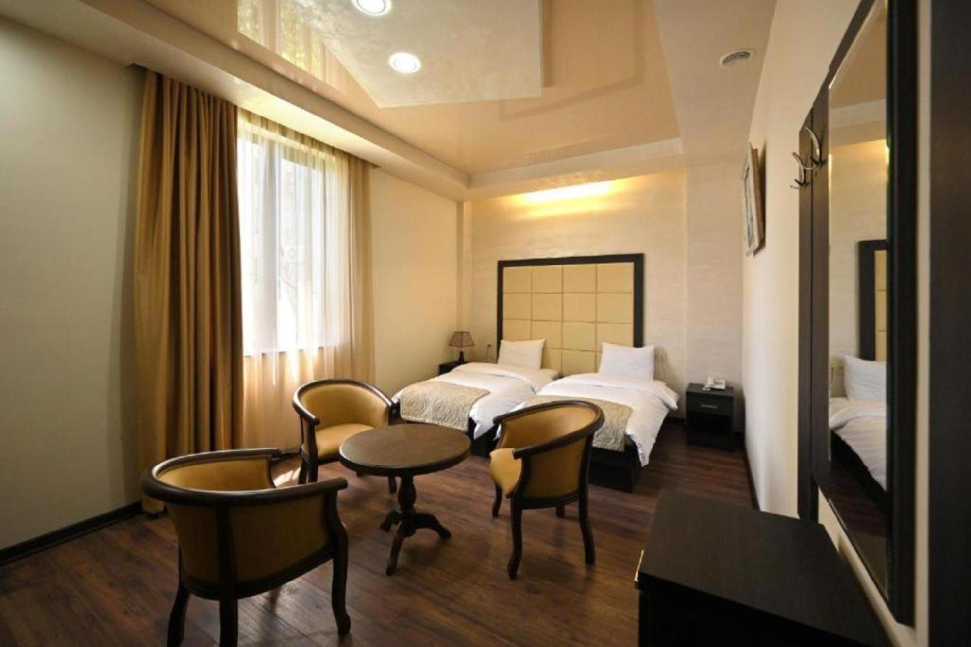 Partez Hotel 耶烈万 外观 照片