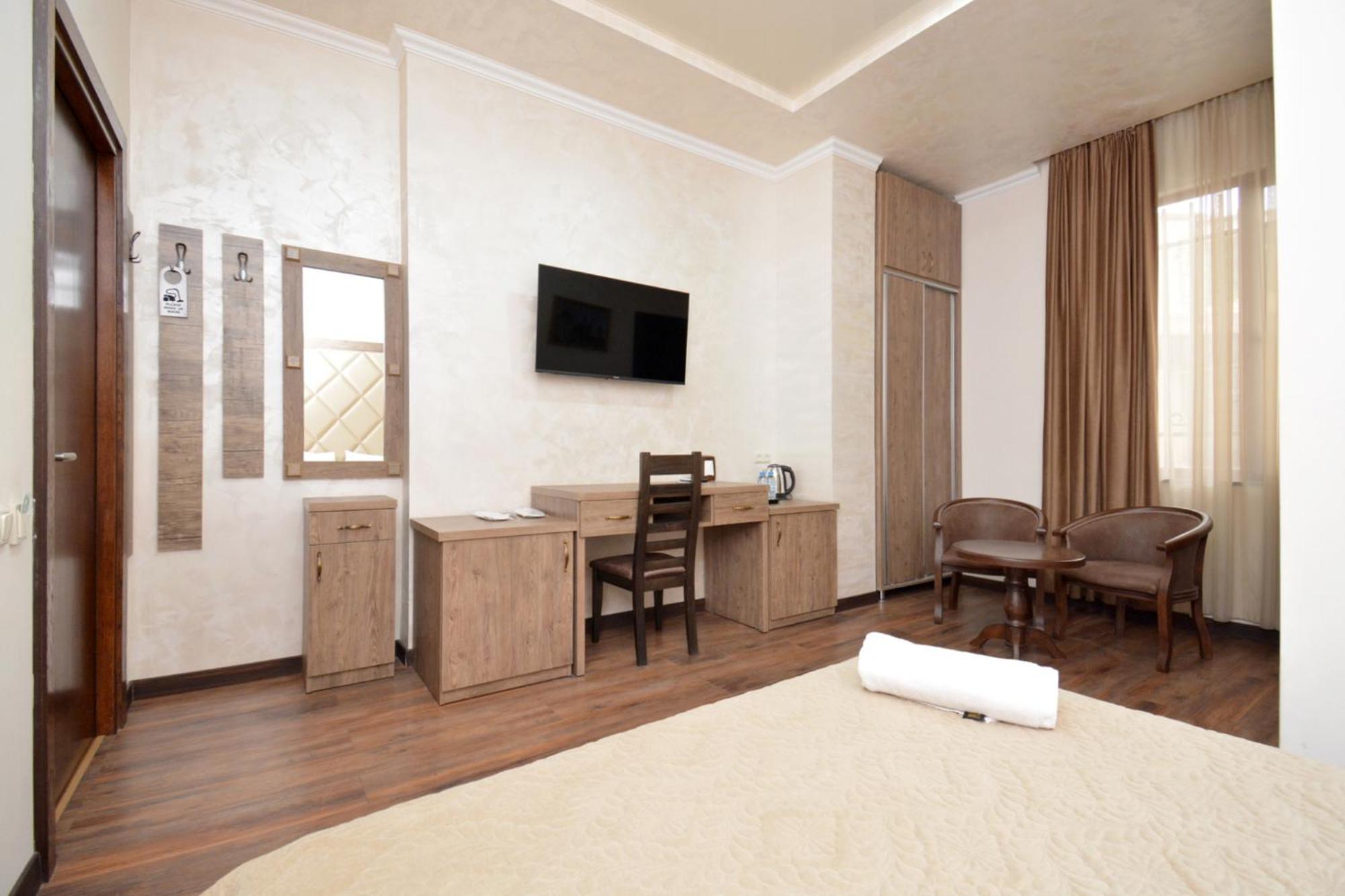 Partez Hotel 耶烈万 外观 照片