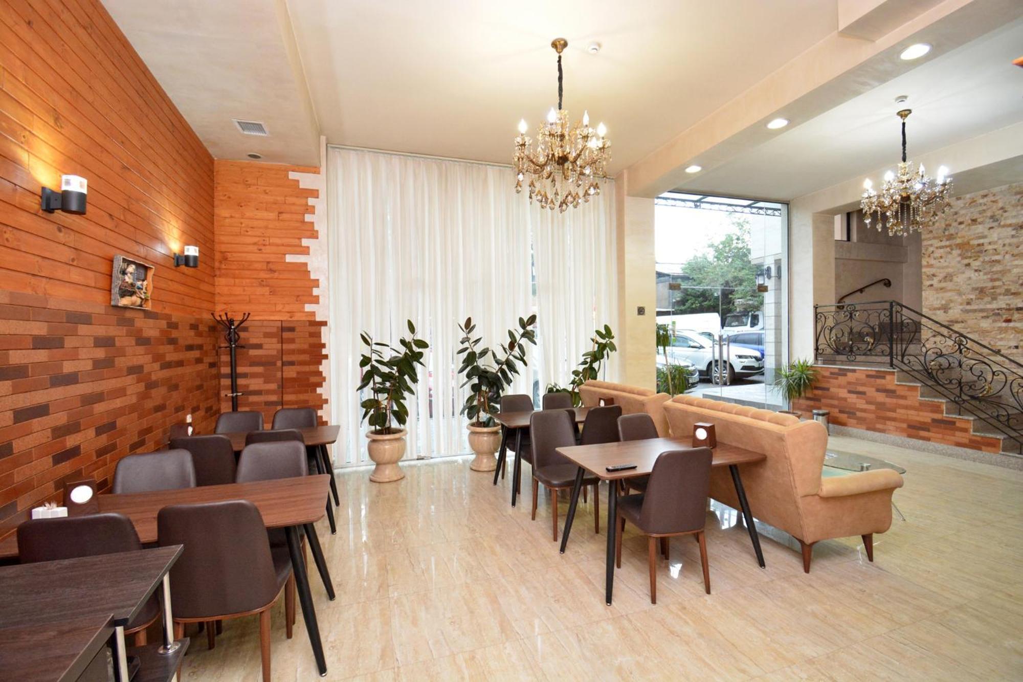 Partez Hotel 耶烈万 外观 照片