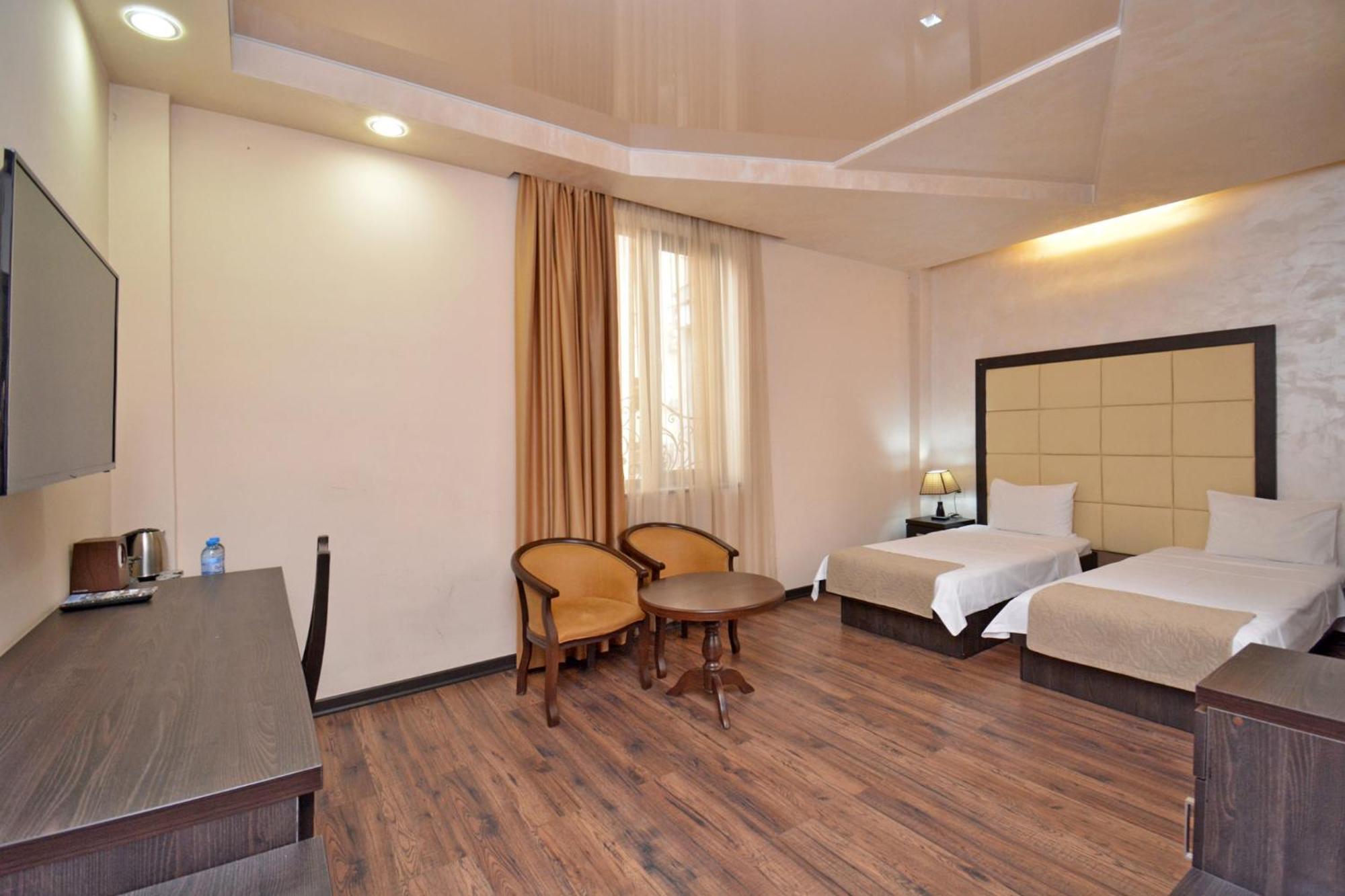 Partez Hotel 耶烈万 外观 照片