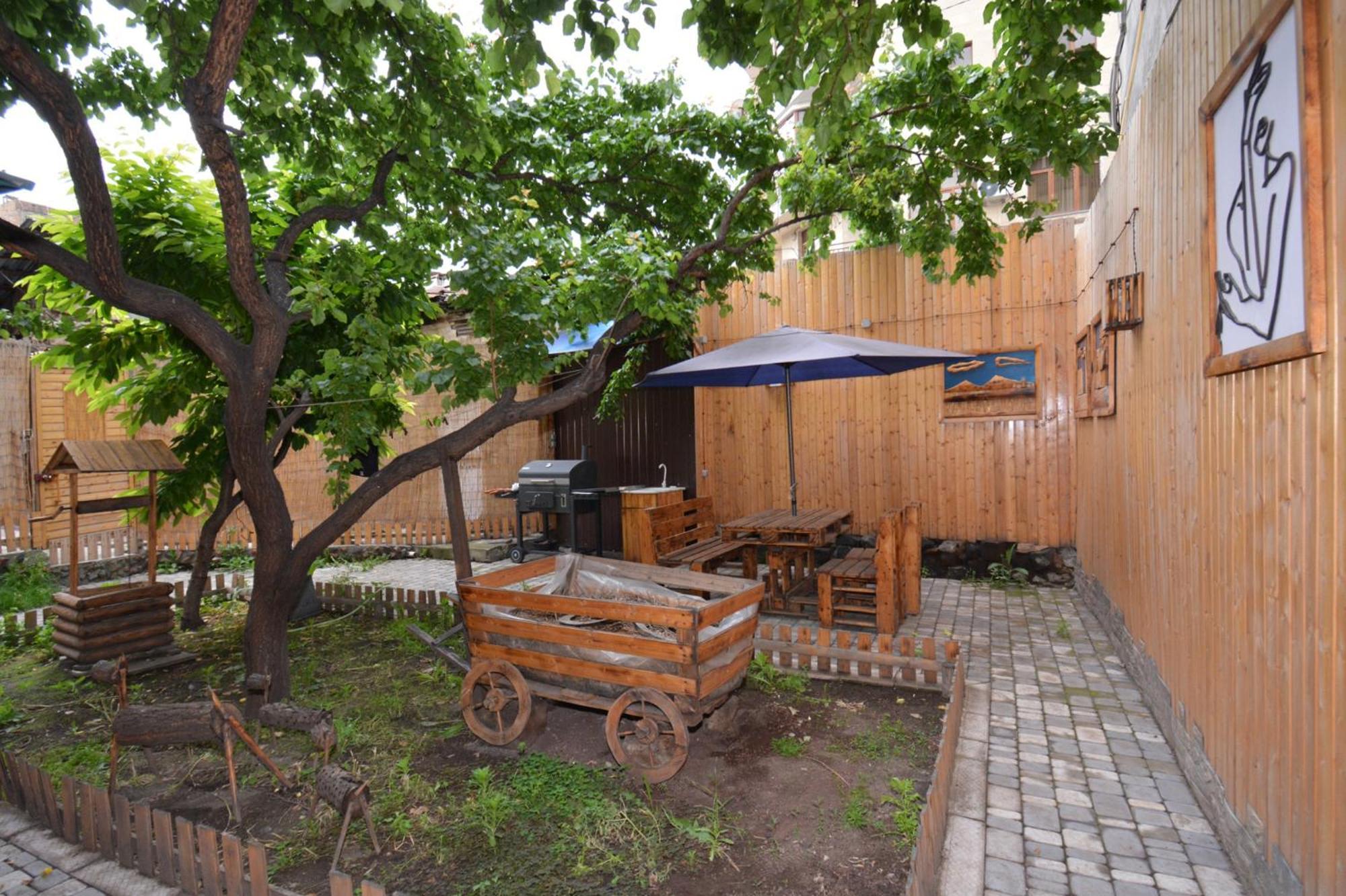 Partez Hotel 耶烈万 外观 照片