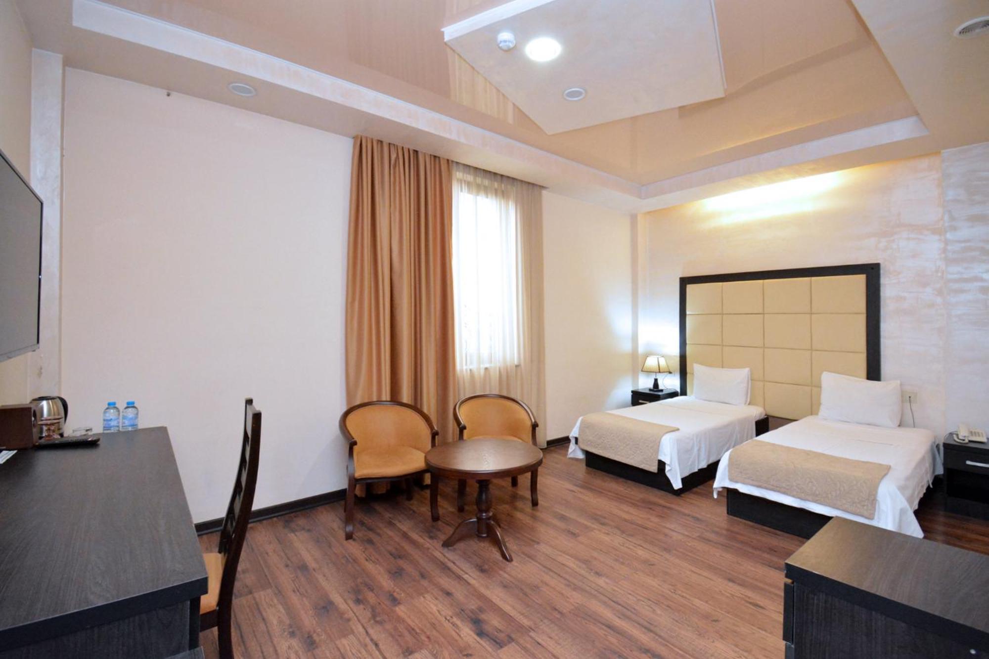 Partez Hotel 耶烈万 外观 照片