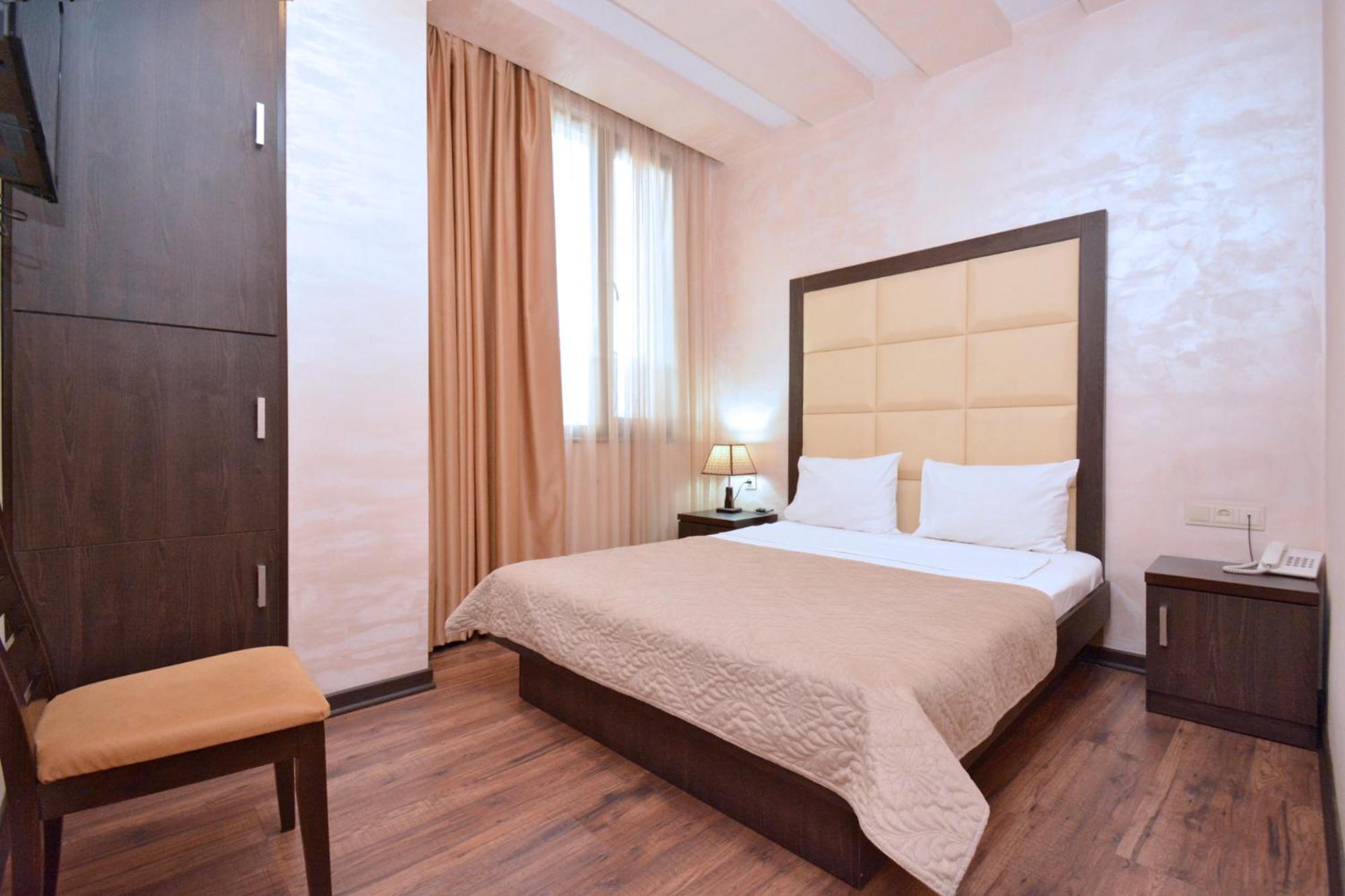 Partez Hotel 耶烈万 外观 照片