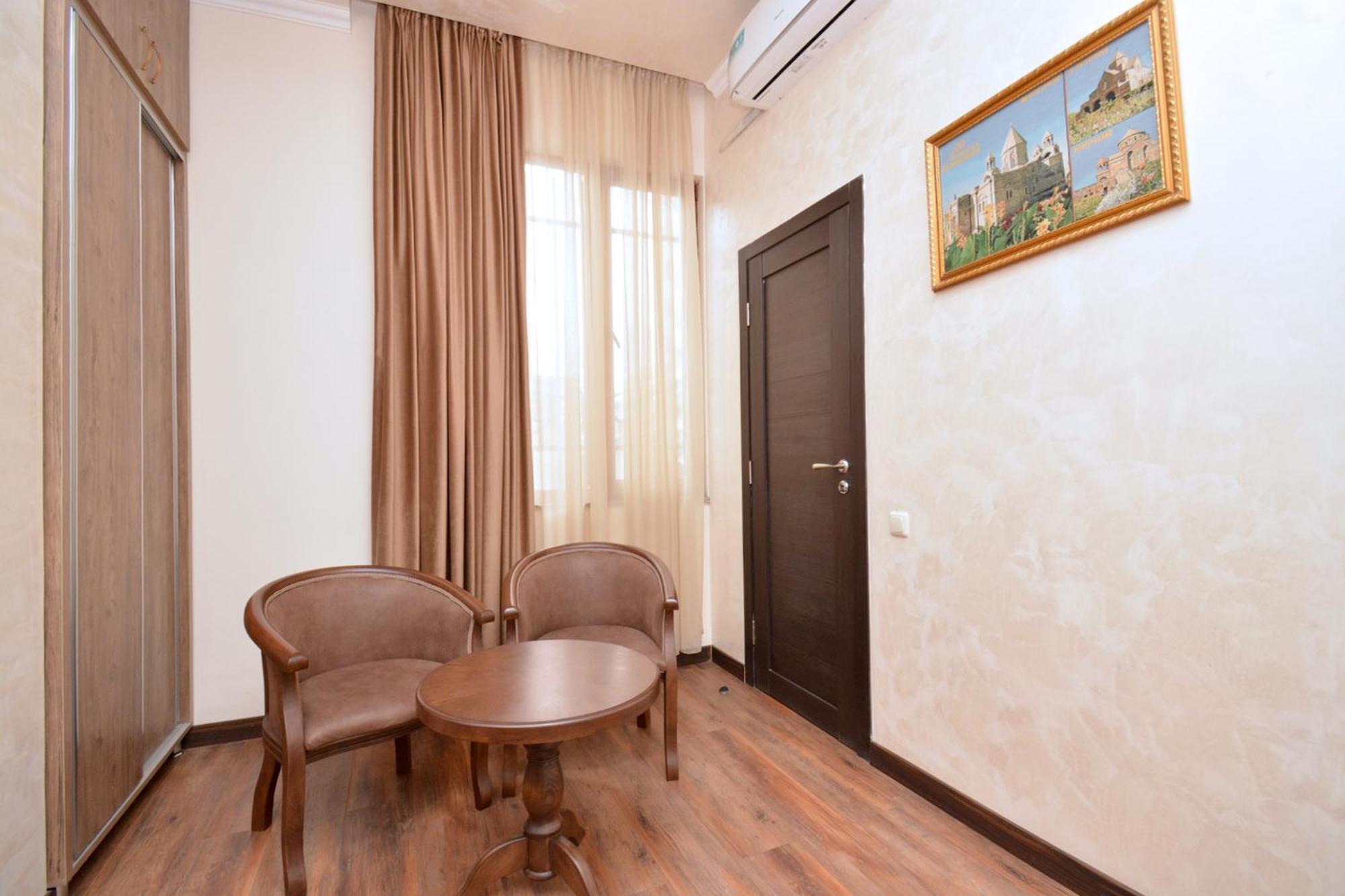 Partez Hotel 耶烈万 外观 照片