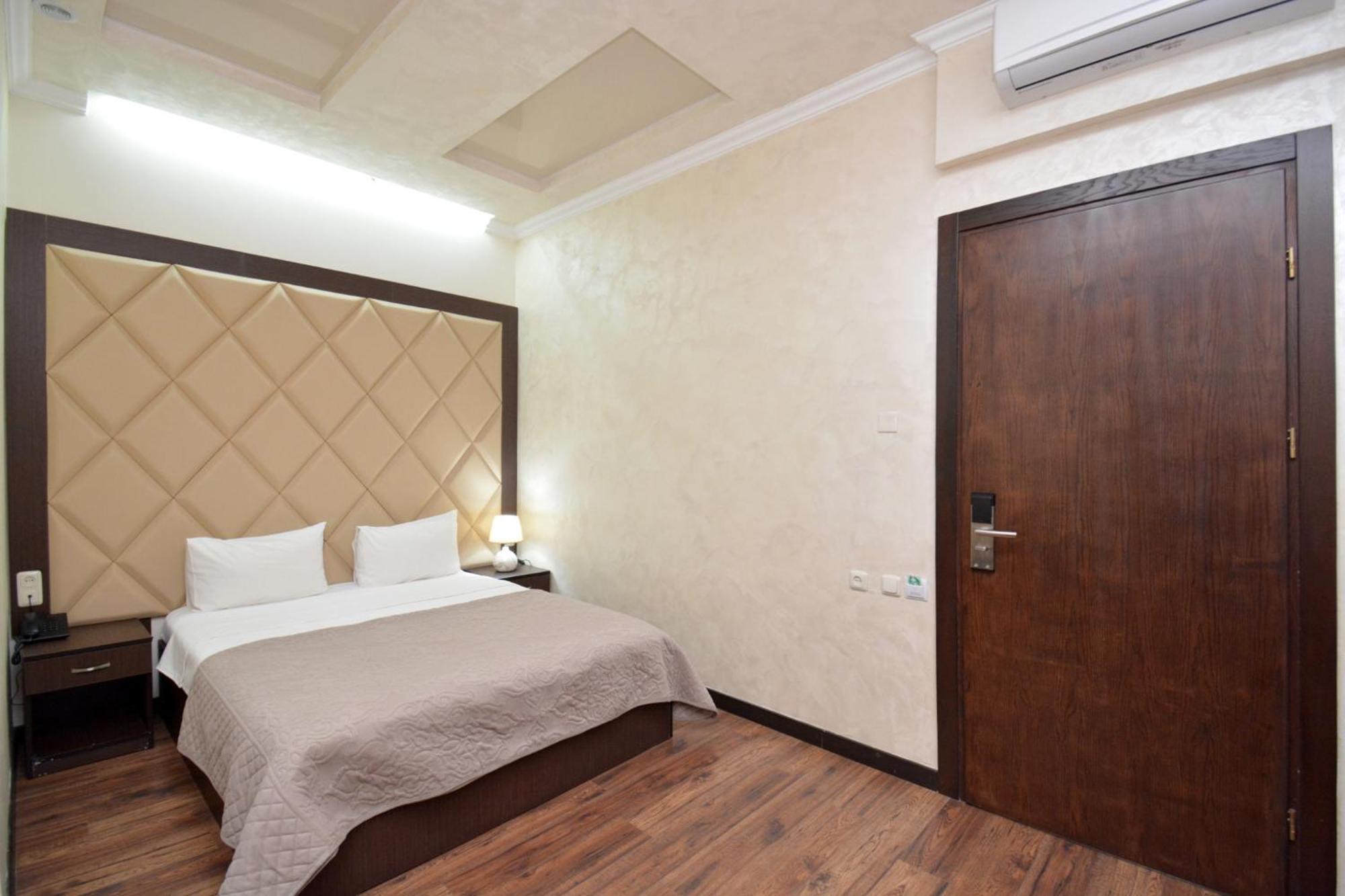 Partez Hotel 耶烈万 外观 照片