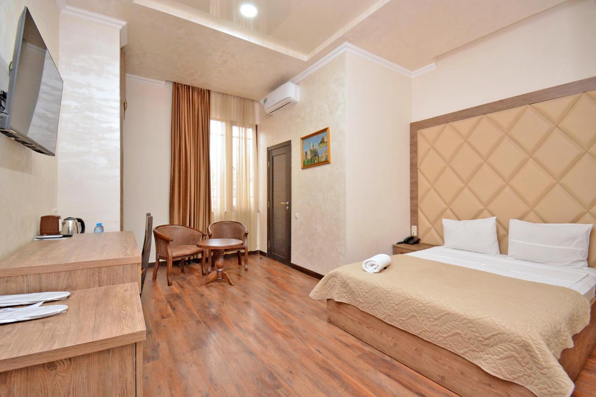 Partez Hotel 耶烈万 外观 照片