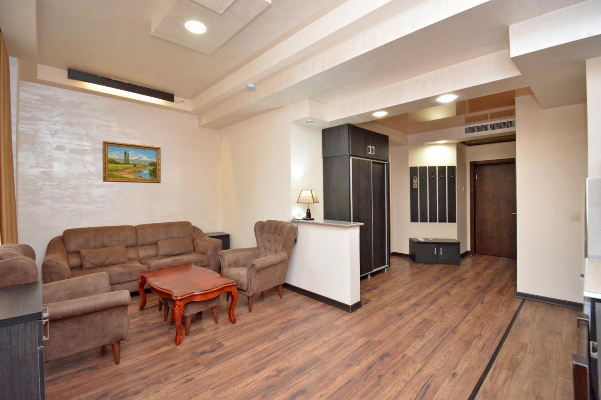 Partez Hotel 耶烈万 外观 照片