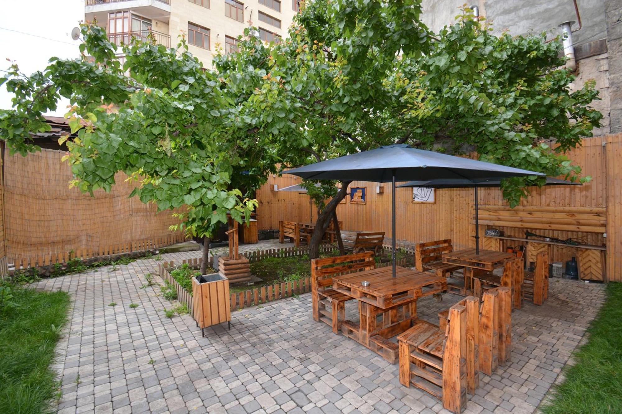 Partez Hotel 耶烈万 外观 照片